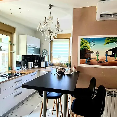 Stunning In With Kitchen Holiday home *